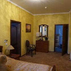 Номер люкс улучшенный с 1 двуспальной кроватью