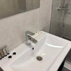 Номер стандарт с 1 двуспальной кроватью
