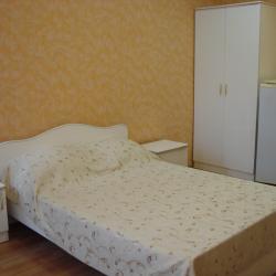 Номер стандарт семейный с 2 односпальными и 1 двуспальной кроватью