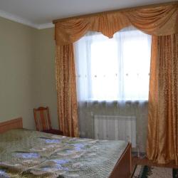 Номер стандарт улучшенный с 1 двуспальной кроватью (с завтраком)