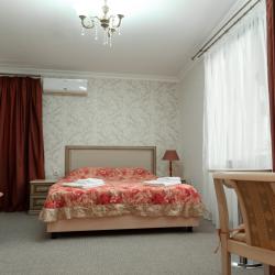 Номер стандарт с 1 двуспальной кроватью
