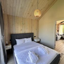 Фото Отель BarnHouse Village (БарнХаус Виллэдж)