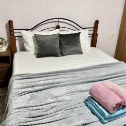 Номер стандарт с 1 двуспальной кроватью