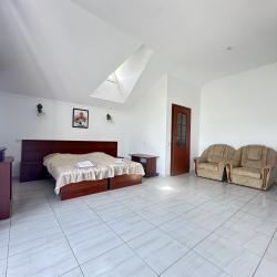 4-местный 1-комнатный номер комфорт улучшенный с 2 односпальными кроватями