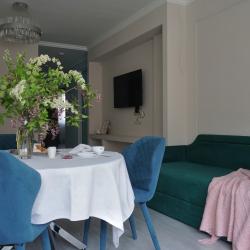 Фото Отель Просторная трехкомнатная квартира