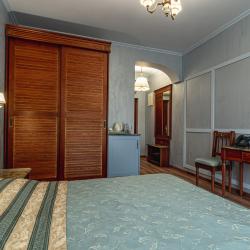 Комната стандарт с 1 двуспальной кроватью (с завтраком)