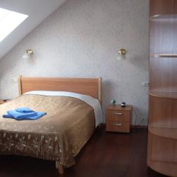 Номер комфорт с 1 двуспальной кроватью (с завтраком)