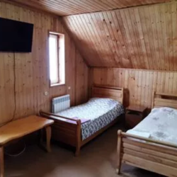 Номер стандарт семейный с 5 односпальными кроватями