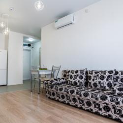 Фото Отель LetoApart (ЛетоАпарт) на улице Григорьева 12-51