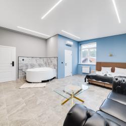 Номер люкс с джакузи