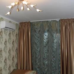 Комната стандарт с 2 односпальными кроватями и диваном (с завтраком)