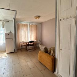 Фото Апартаменты Истомáн | Добротная Евродвушка в Центре