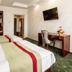 Номер полулюкс с 2 односпальными кроватями