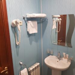 Номер стандарт улучшенный с 1 двуспальной кроватью