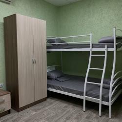 Кровать в 2-местном общем мужском номере (общие удобства)