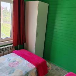 Коттедж стандарт с 2 односпальными и 1 двуспальной кроватью