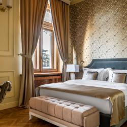 2-комнатный номер полулюкс с 1 двуспальной кроватью