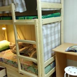 Кровать в 4-местном общем женском номере (с завтраком)