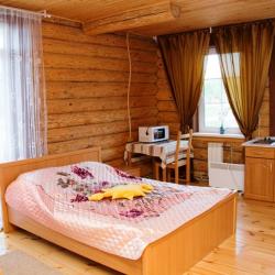 Номер стандарт с 1 односпальной и 1 двуспальной кроватью