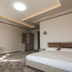 Номер стандарт с 1 двуспальной кроватью