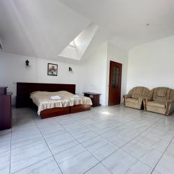 4-местный 1-комнатный номер комфорт улучшенный с 2 односпальными кроватями