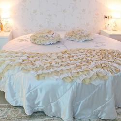 Номер полулюкс с 1 двуспальной кроватью №310