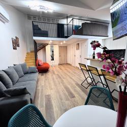 3-комнатные апартаменты студия г. Коломна, ул. Девичье поле, дом 10А, кв. 13 (мансарда)