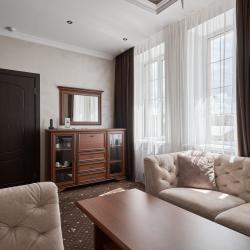 Номер люкс комфорт с 1 двуспальной кроватью