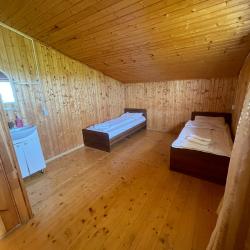 Номер эконом с 2 односпальными кроватями (мансарда)