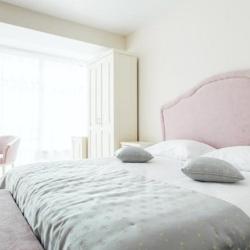 Номер студия с 1 двуспальной кроватью White