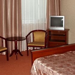 Номер стандарт с 1 двуспальной кроватью