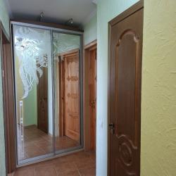 Фото Апартаменты на улице Ларина 18/1