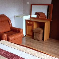 Номер стандарт с 1 двуспальной кроватью и балконом