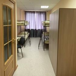Кровать в 4-местном общем мужском номере