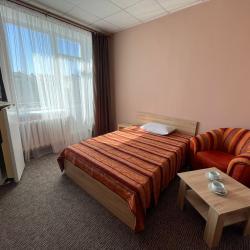 Номер стандарт с 1 двуспальной кроватью