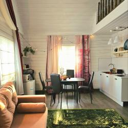 Коттедж улучшенный в Лесу