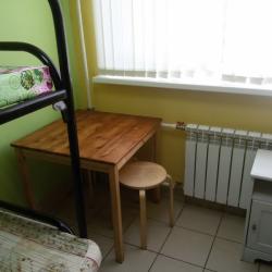 Кровать в 8-местном общем номере