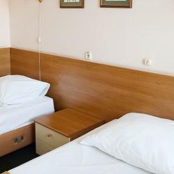 Кровать в общем номере