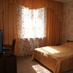 Номер стандарт с 1 двуспальной кроватью