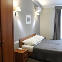 Номер стандарт с 1 двуспальной кроватью