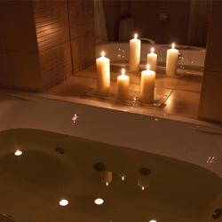 Love Suite с большой джакузи и видом на набережную