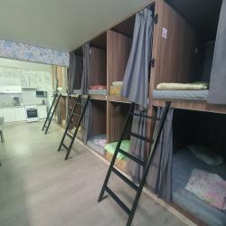 Кровать в 10-местном общем номере