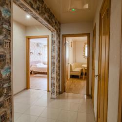 Фото Апартаменты на улице Тополиная 38