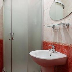Номер студия с 1 двуспальной кроватью (цокольный этаж)