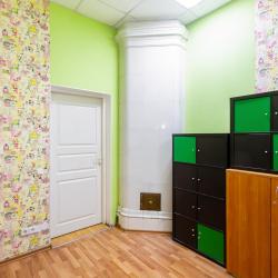 Кровать в 8-местном общем женском номере №408