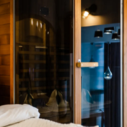 Апартаменты VIP с сауной, джакузи и камином (SPA)