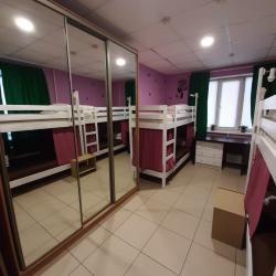 Кровать в женском 6-местном номере (удобства на этаже)