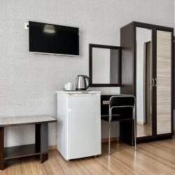 Комната стандарт с 2 односпальными и 1 двуспальной кроватью