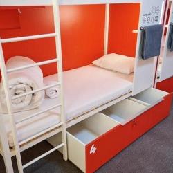 Кровать в 12-местном общем номере (общие удобства)