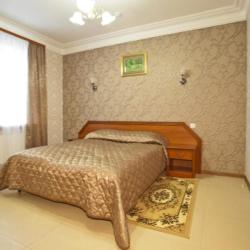 Номер стандарт с 1 двуспальной кроватью